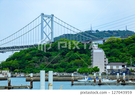 Mojiko No. 2 Shipwreck and Kanmon Bridge 127043959
