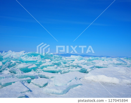 貝加爾湖藍色的冰 127045894