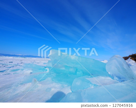 貝加爾湖藍色的冰 127045916