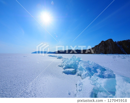 貝加爾湖藍色的冰 127045918