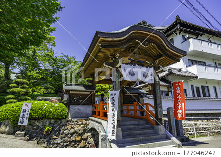 四國88所寺廟中的第47所:愛媛郡松山市八坂寺山門 四國88所寺廟中的第47所:愛媛郡松山市八坂寺山門 127046242