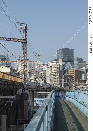 與人行天橋的風景 與人行天橋的風景 127047224