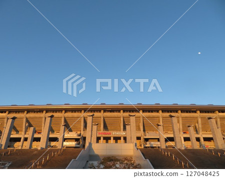 nissan stadium sunset 127048425