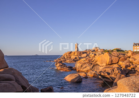 Ploumanac'h Lightouse of Mean Ruz, cotes-d'armor, brittany, france 127048722