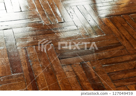 Parquet floor of an old room Parquet floor of an old room 127049459
