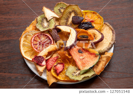 Sliced dried fruit 127051548