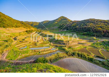 （長崎縣）春日村海邊的梯田（長崎、天草地區的隱密基督教遺產） 127052928
