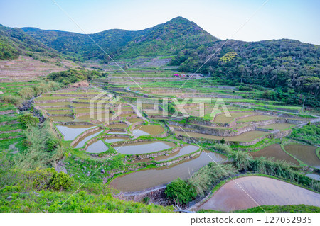 （長崎縣）春日村海邊的梯田（長崎、天草地區的隱密基督教遺產） 127052935