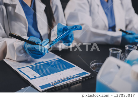 scientist working at the laboratory scientist working at the laboratory 127053017