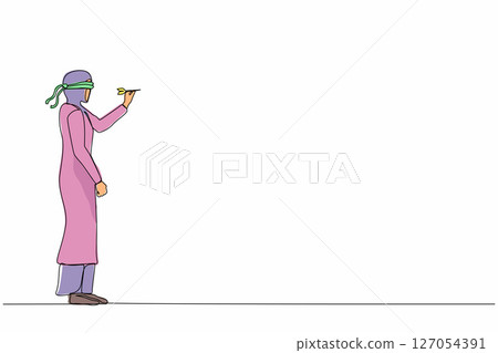 Continuous one line drawing confused Arabic businesswoman blindfold throwing dart. Unclear target or blind business vision, leadership failure or mistake aiming goal. Single line design vector graphic 127054391