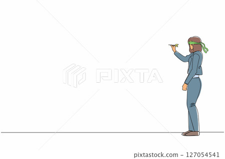Single one line drawing confused businesswoman blindfold throwing dart. Unclear target or blind business vision, leadership failure or mistake aiming goal. Continuous line draw design graphic vector 127054541