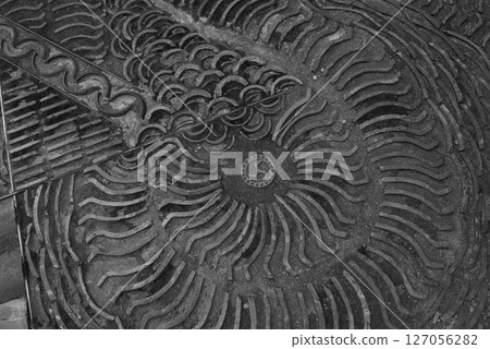 Black and white art 127056282