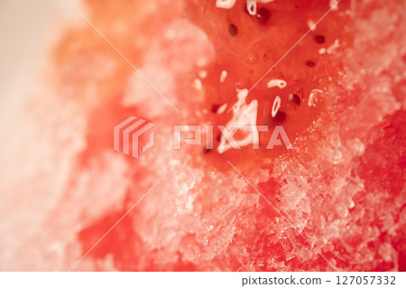 草莓刨冰圖片(庫存照片) 草莓刨冰圖片(庫存照片) 127057332