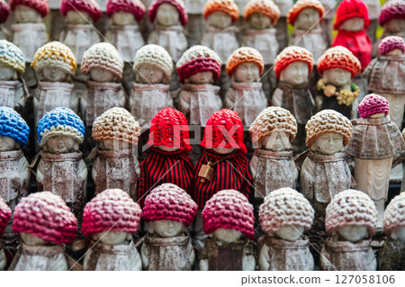 Jizu statues in colorful knit hats at Hasedera temple, Sakurai, Nara Jizu statues in colorful knit hats at Hasedera temple, Sakurai, Nara 127058106