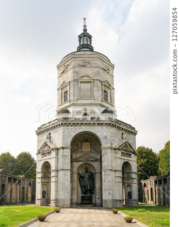 Tempio della Vittoria, Milan war memorial mausoleum, front view Tempio della Vittoria, Milan war memorial mausoleum, front view 127059854