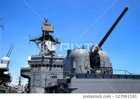 73式54口徑5吋單管速射砲和訓練艦島風號的艦橋 127061180