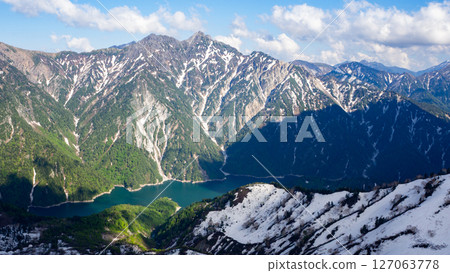 Snow-covered Northern Alps and Kurobe Dam, Lake Kurobe 127063778