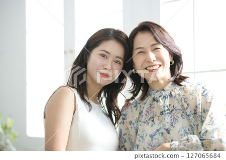 20 多歲至 50 多歲女性的美容 20 多歲至 50 多歲女性的美容 127065684