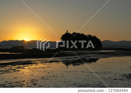 [Tenjinzaki (early morning)] Tenjinzaki, Tanabe City, Wakayama Prefecture 127068494