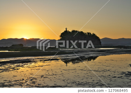[Tenjinzaki (early morning)] Tenjinzaki, Tanabe City, Wakayama Prefecture 127068495