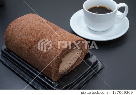 Luxurious chocolate roll cake Luxurious chocolate roll cake 127069369