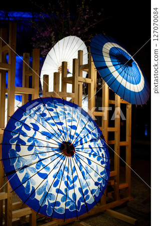 Illuminated Japanese umbrellas at night in the scenic area of Kurashiki City, Okayama Prefecture - Kurashiki Haruyoi Akari 127070084