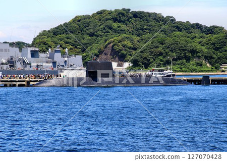 Protecting Japan from the sea... The submarine "Uzushio" anchored in Yokosuka, a naval port 127070428