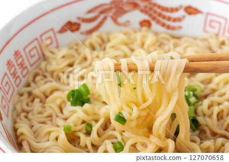 美味泡麵的特寫 美味泡麵的特寫 127070658