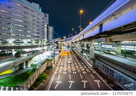 Image of a city road at night 127070875