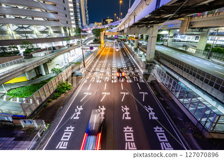 Image of a city road at night 127070896
