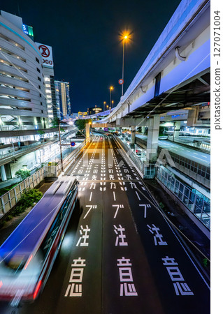 Image of a city road at night Image of a city road at night 127071004