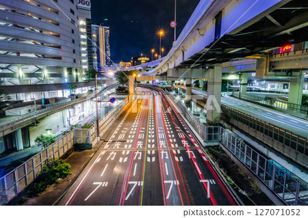 Image of a city road at night Image of a city road at night 127071052
