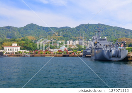 [Hiroshima Prefecture] The transport ship Osumi is moored at the Japan Maritime Self-Defense Force Kure Base on a clear day 127071313