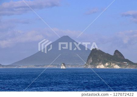 從鹿兒島灣眺望開聞山（鹿兒島縣） 127072422