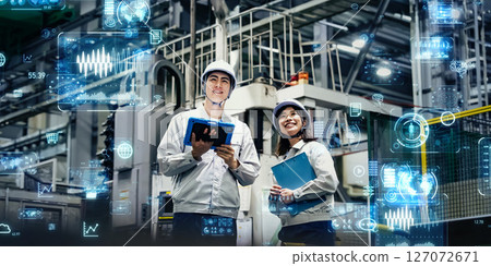 具有數位技術概念的工廠工人組 127072671