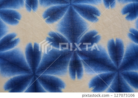 Stencil-dyed tie-dye fabric Stencil-dyed tie-dye fabric 127073106
