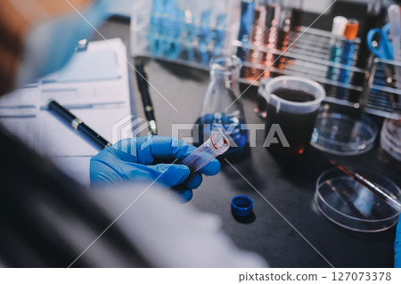 scientist working at the laboratory 127073378