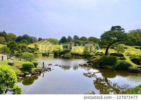 泉水池和富士山、水前寺成趣園（熊本縣熊本市） 127073477