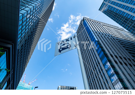 Skyscrapers and taxi stands around Tokyo Station 2025.04 b-1 Skyscrapers and taxi stands around Tokyo Station 2025.04 b-1 127073515