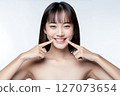 Japanese female model with beautiful teeth 127073654