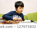 Japanese children assembling blocks 127073832