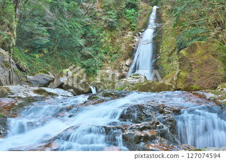 [Sasanotaki] Uchihara, Totsukawa-mura, Yoshino-gun, Nara 127074594