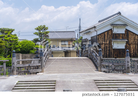 Aoi Bridge over the Hirose River in Yawata City, Kyoto Aoi Bridge over the Hirose River in Yawata City, Kyoto 127075031