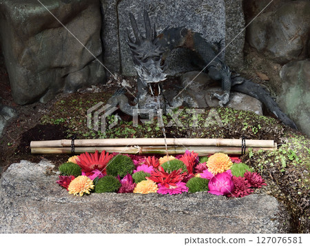 Hachidai Shrine Hanatemizu 127076581