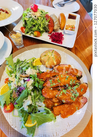 close up of fresh salads with beef steak close up of fresh salads with beef steak 127077030