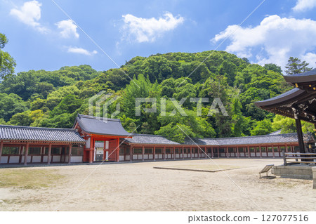 Iwashimizu Hachimangu Shrine's Tongu South Gate and Corridor 127077516