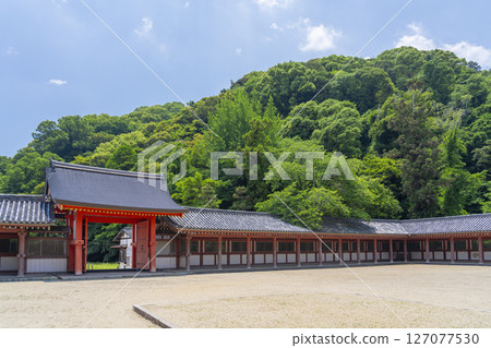 石清水八幡宮的通宮南門與迴廊 石清水八幡宮的通宮南門與迴廊 127077530