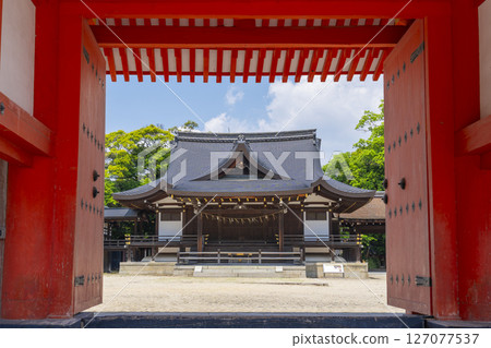 South Gate of Iwashimizu Hachimangu Shrine South Gate of Iwashimizu Hachimangu Shrine 127077537
