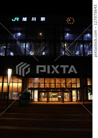 旭川站南口旭川北齋藤花園側的夜晚（北海道旭川市） 127078643