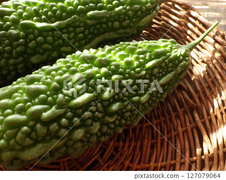2個苦瓜 2個苦瓜 127079064